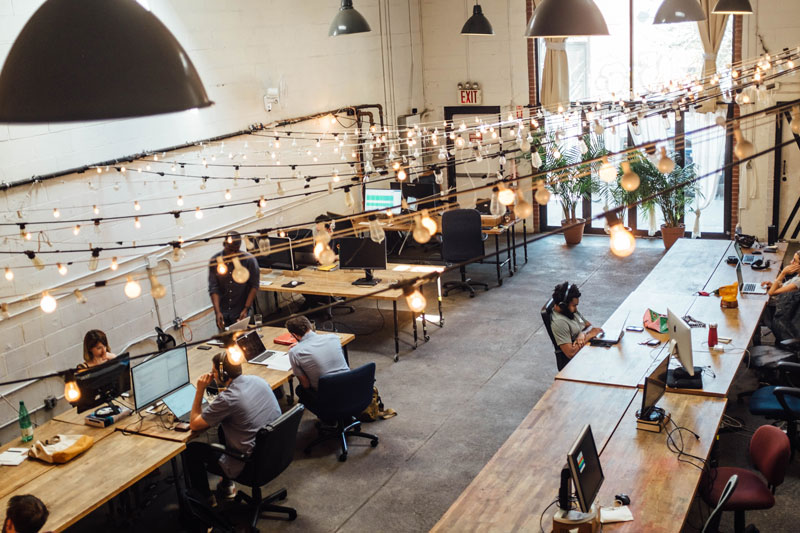 Les nouveaux environnements de travail et les problèmes psychologiques associés